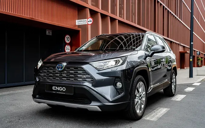 mazowieckie Toyota RAV4 cena 188000 przebieg: 33000, rok produkcji 2021 z Piaski